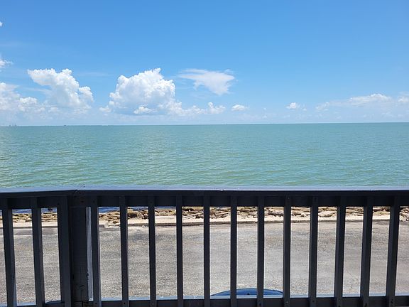 3rd image of 3402 Ocean Dr APT 30