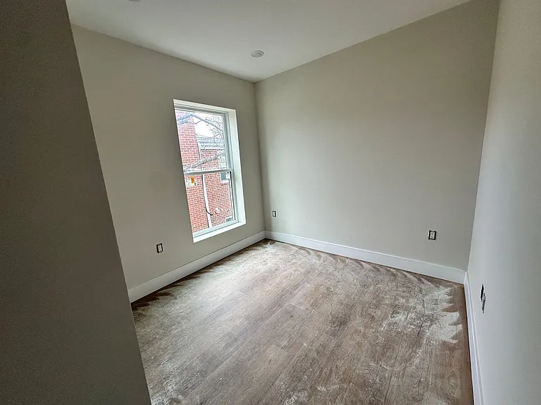 52nd Street Residences — Photo 40