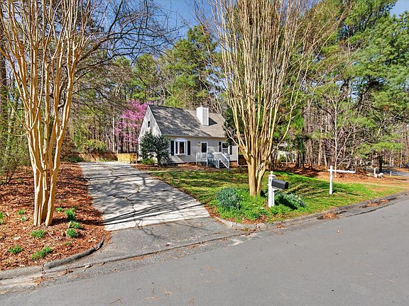 2nd image of 9 Drakesway Ct