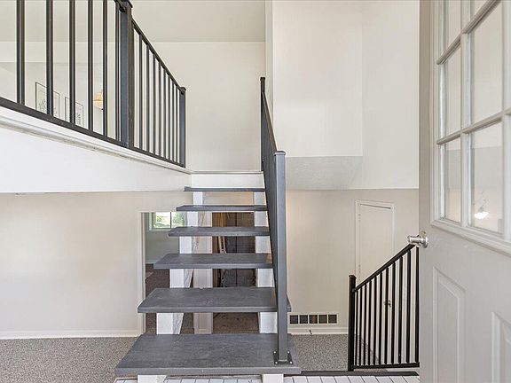 5th image of 2605 Virginia St