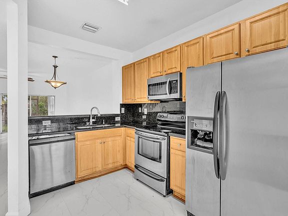 5th image of 6028 Woodlands Boulevard