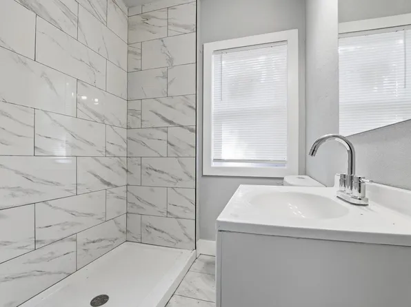 2875 North 50th STREET #2877, Milwaukee, WI 53210