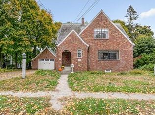 64 Florence Rd, Lowell, MA 01851