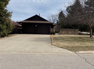 2128 Hammond Pl W, Traverse City, MI