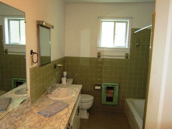 3rd image of 2303 Drummond St