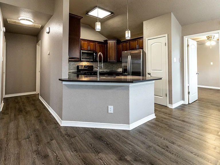 1003 Hyridge St — Photo 1