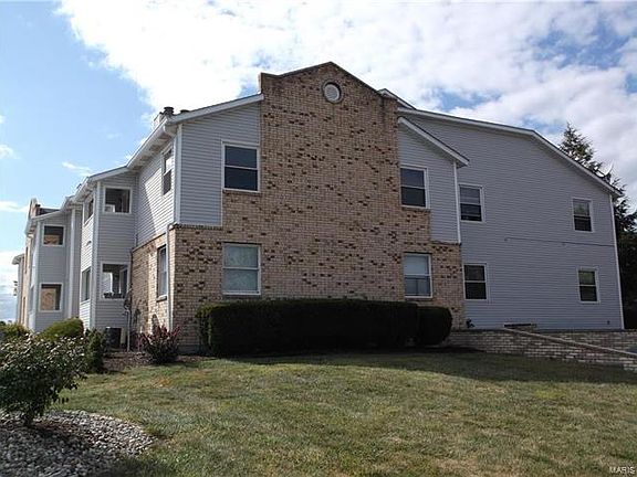 3rd image of 2574 Parkview Dr APT 1