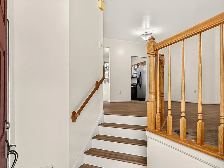 14637 Stream Pond Dr — Photo 4