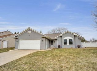 717 Brule Rd, De Pere, WI 54115