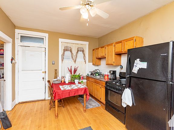 4th image of 4634 W Barry Ave Unit 1