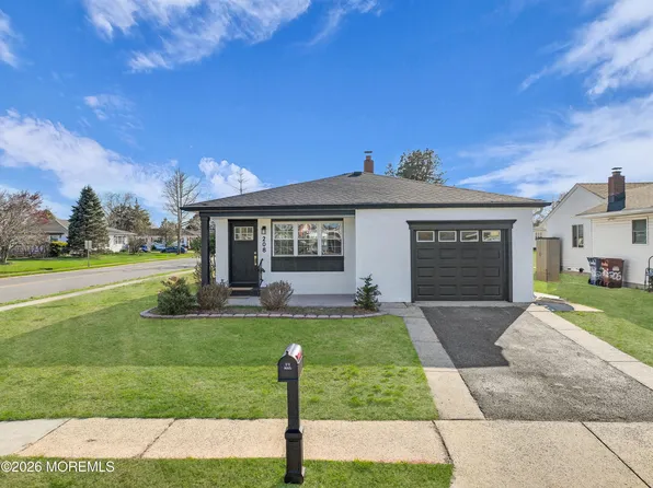 208 Bonaire Drive, Toms River, NJ 08757