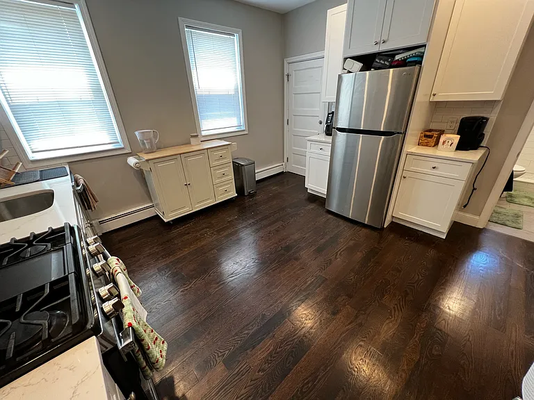 158 Holland St #2 — Photo 3