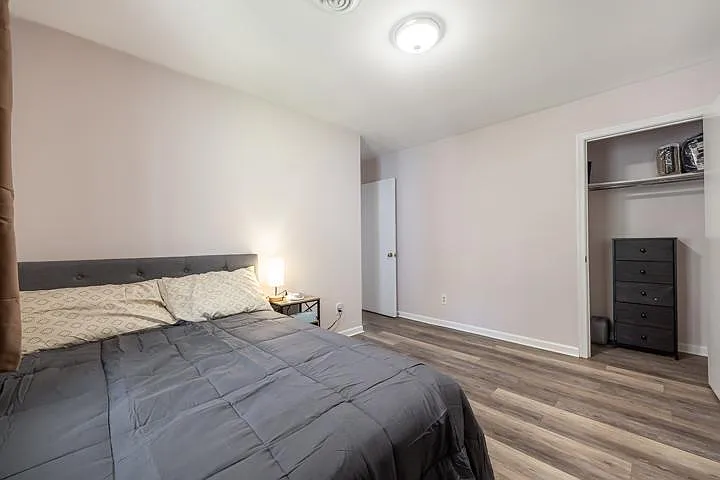 280 Albert Ct — Photo 16