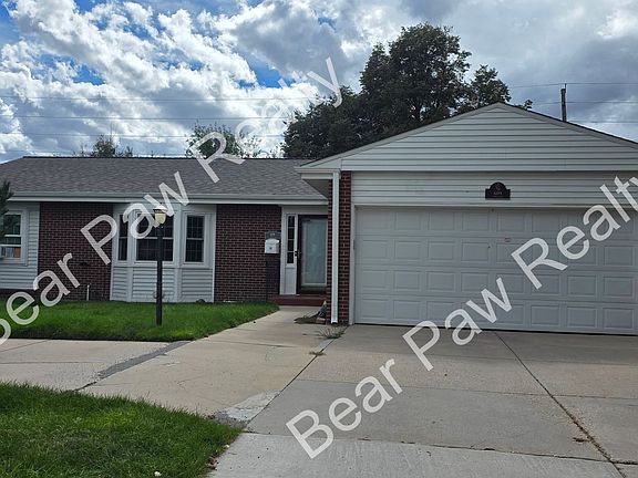 2nd image of 609 Vista Ln