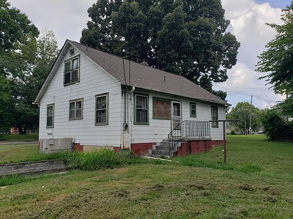 3rd image of 3104 Martin Luther King Jr Ave