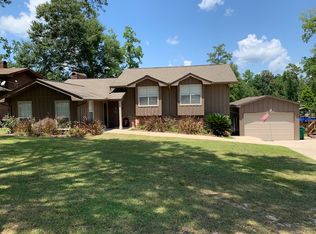 826 E Lakeshore Dr, Carriere, MS 39426