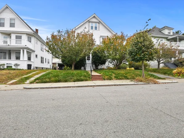 103 Manthorne Rd, West Roxbury, MA 02132