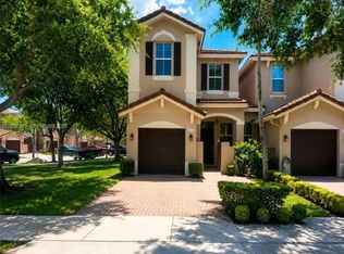 935 SW 154th Path, Miami, FL 33194