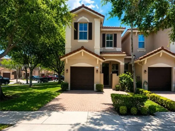 935 SW 154th Path, Miami, FL 33194