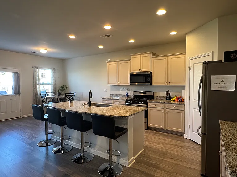 1692 Villena Dr — Photo 3