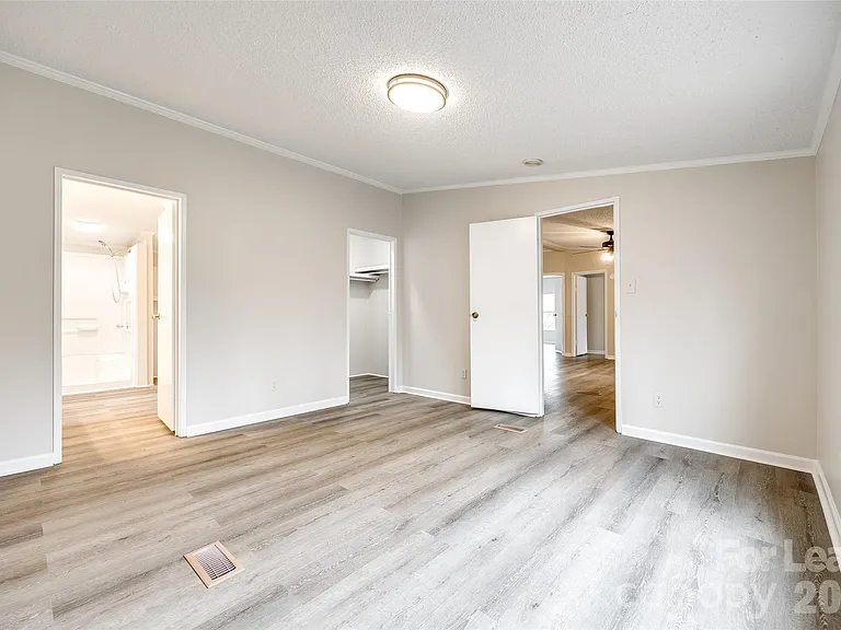 128 Summerglen Dr — Photo 14