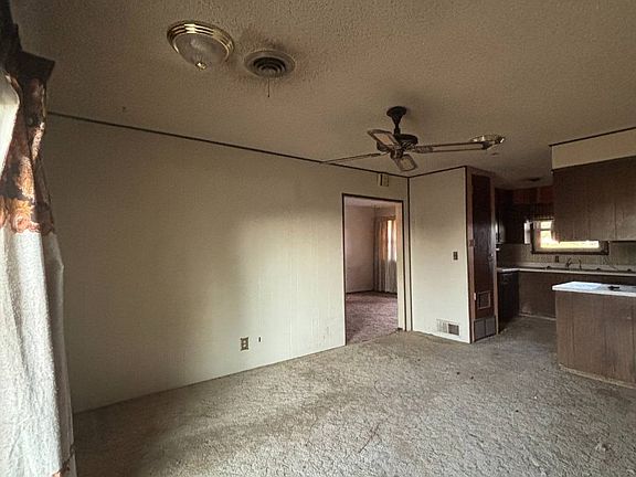 5th image of 214 NE 18th St