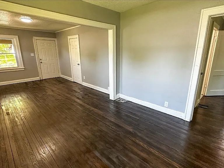 5719 Michigan Ave — Photo 6