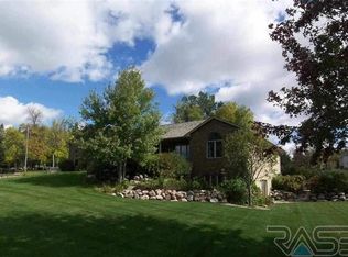 19 S Elkjer Cir, Sioux Falls, SD 57103
