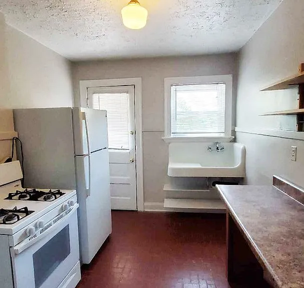 415-419-423 Probasco St — Photo 18