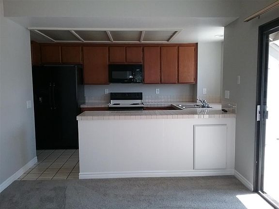 2nd image of 526 Via De La Valle