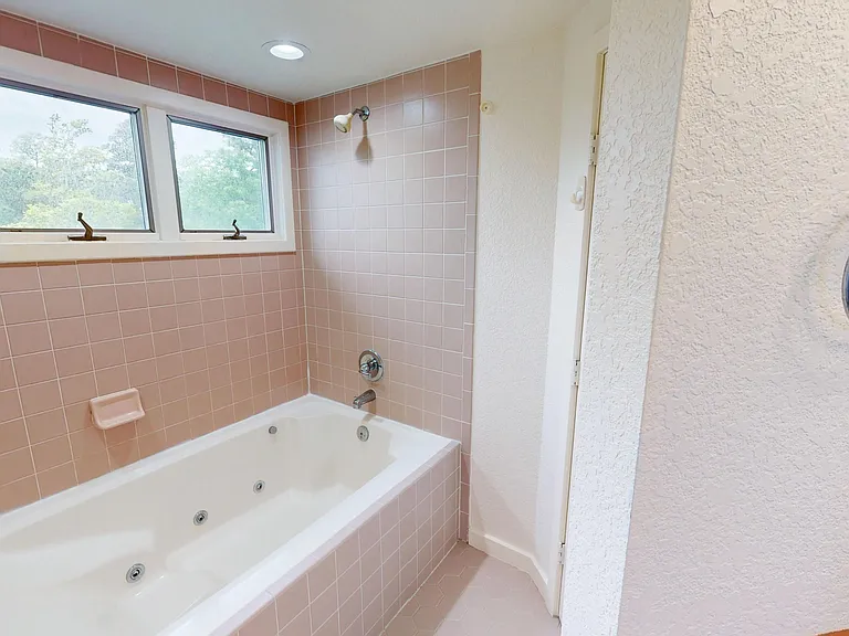 146 Baycliff Trl — Photo 21