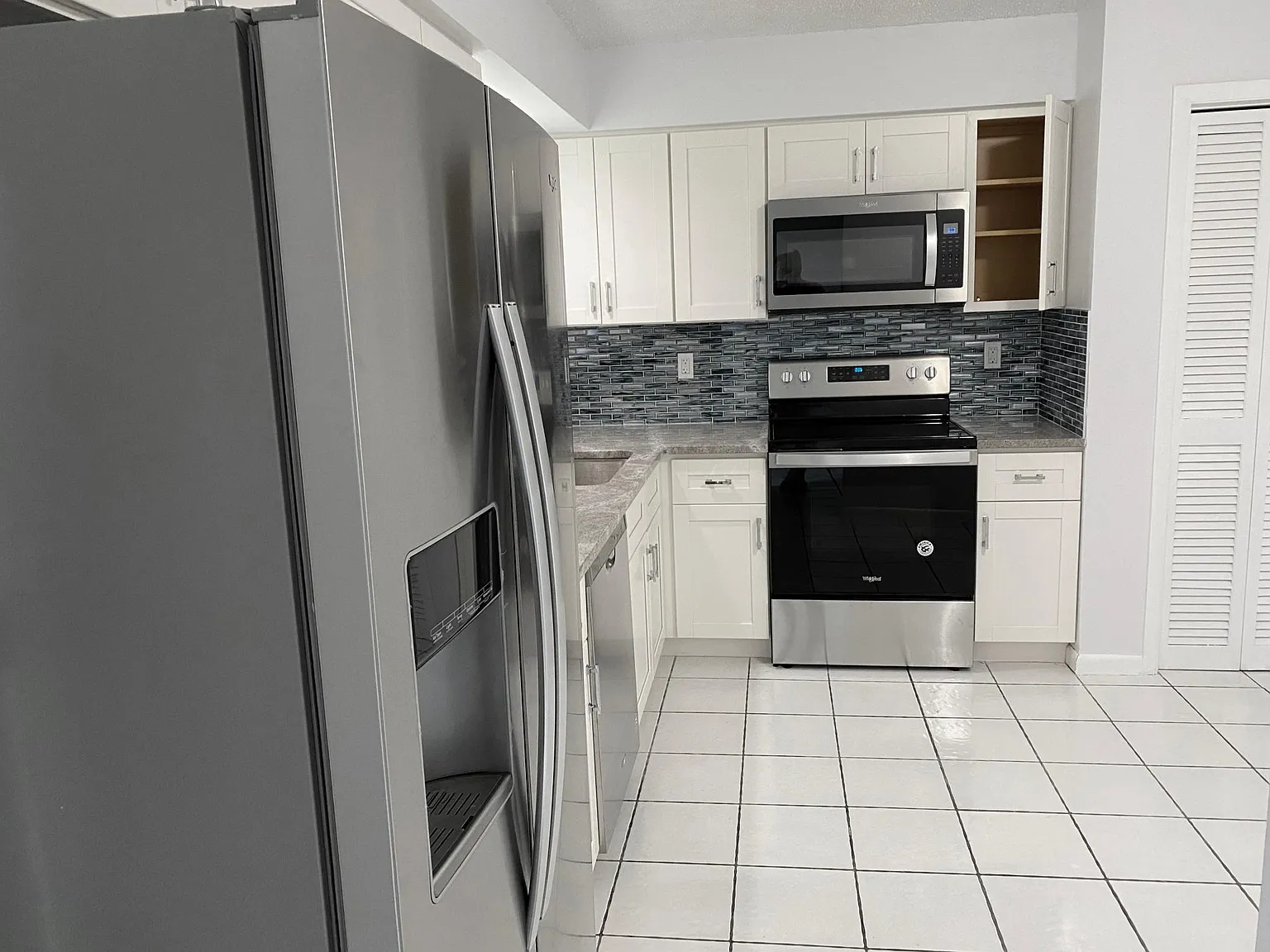 2 bed, 800 sqft, $1,450 — Photo 3
