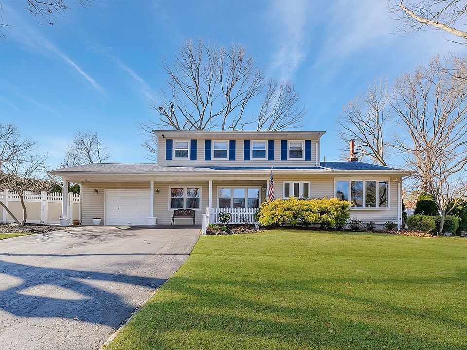1st image of 4 Eliot Dr
