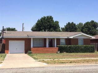121 Cedar Ave, Levelland, TX 79336