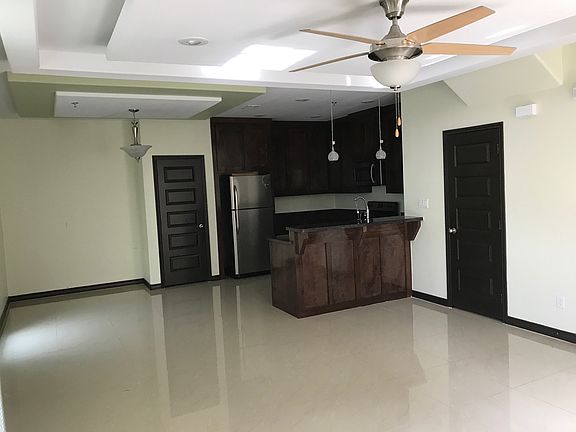 3rd image of 1308 E Daffodil APT C