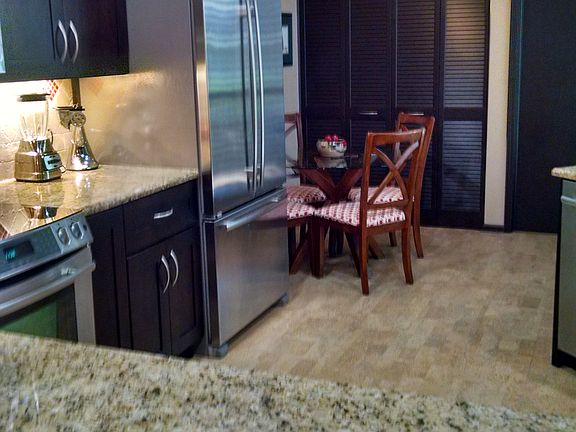 4th image of 633 Wells Landing Dr