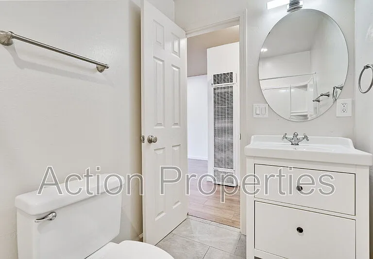 1084 Wentworth St #4 — Photo 28