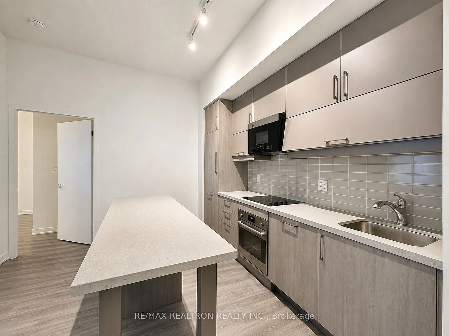 2 bed, $2,850 — Photo 2