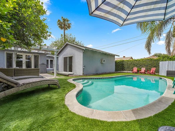 12423 Martha St