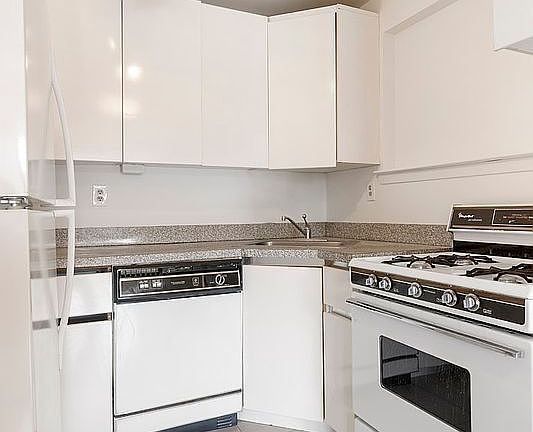 5th image of 366 W 11th St APT 11C