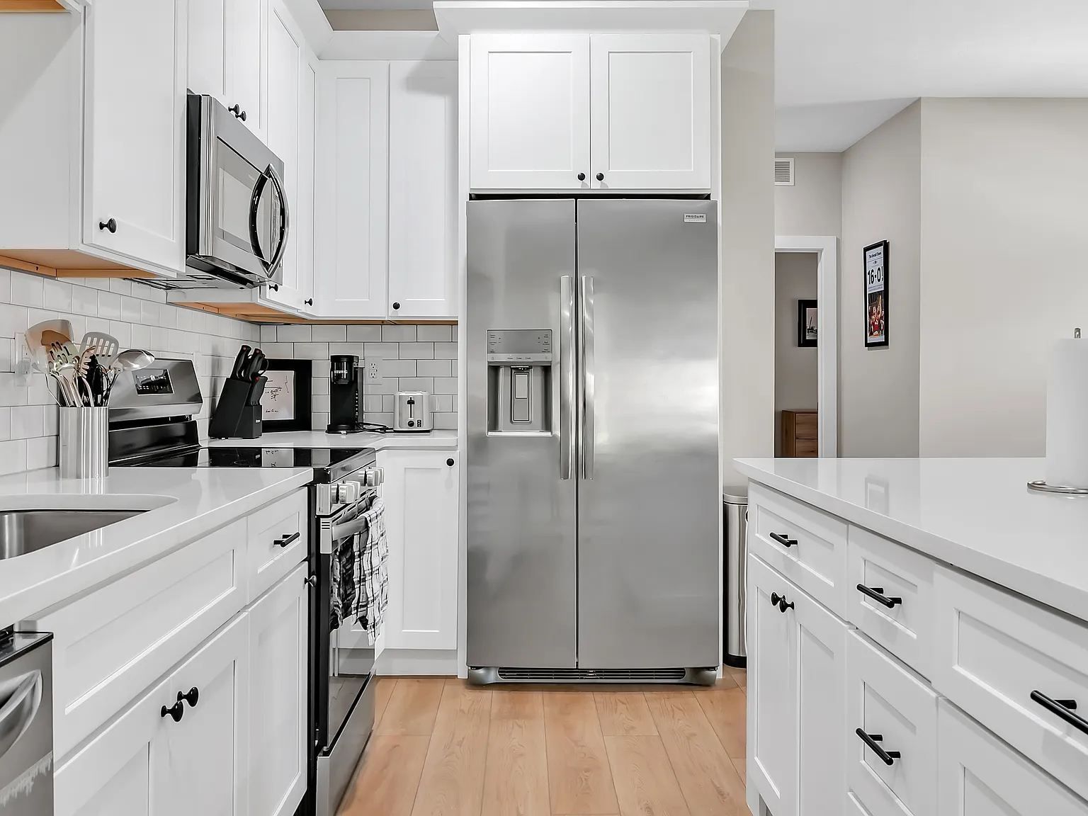 5 bed, 2100 sqft, $7,250 — Photo 3