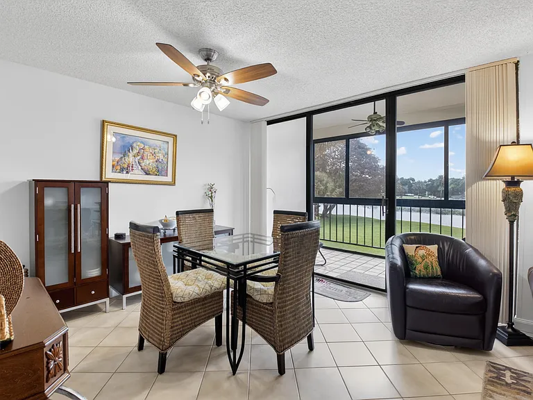 3604 Bridgewood Dr — Photo 9