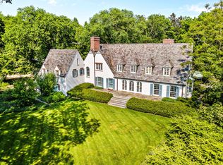 195 E Onwentsia Rd, Lake Forest, IL 60045