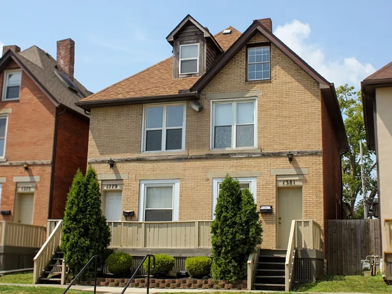 1379 Indianola Ave — Photo 12