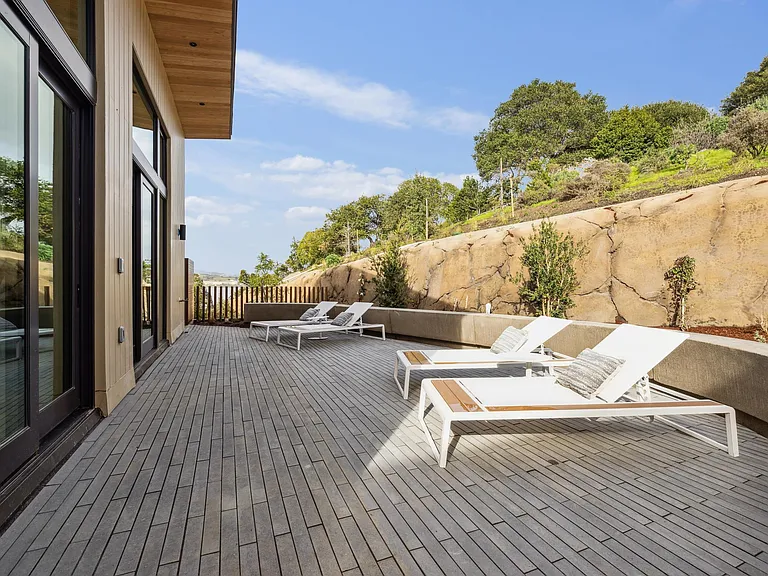 16 Oak Shore Dr — Photo 68