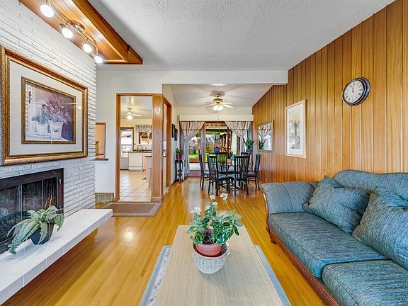 5th image of 4646 Charlotte Ct