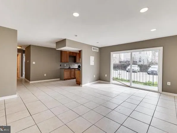 5009 D St SE APT 101, Washington, DC 20019