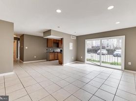 5009 D St SE, Washington, DC