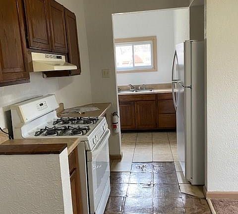 4th image of 639 Iolite Ave