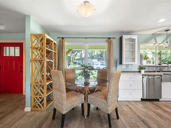 3rd image of 1325 Juniper Ln